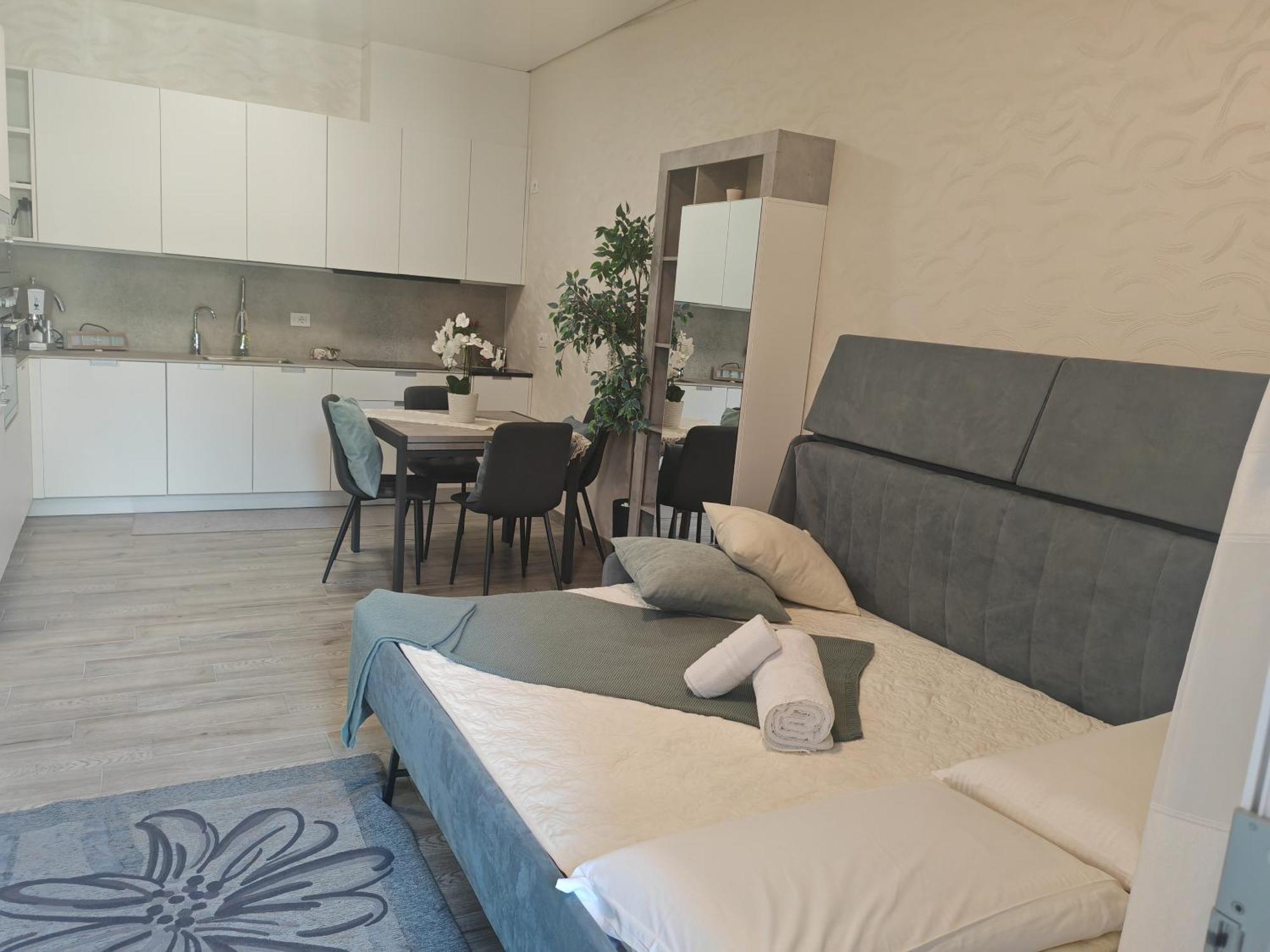 B&B Luxury House 罗镇 外观 照片